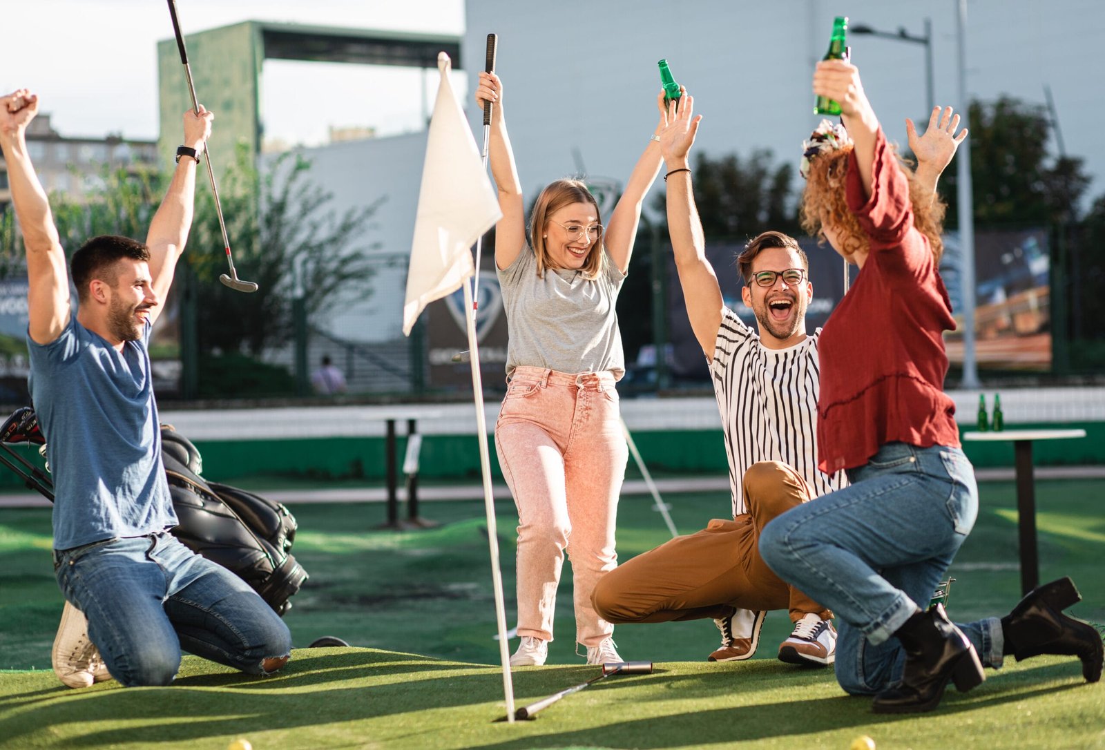 Laughter among golfers who stay energized on the course with high quality insoles